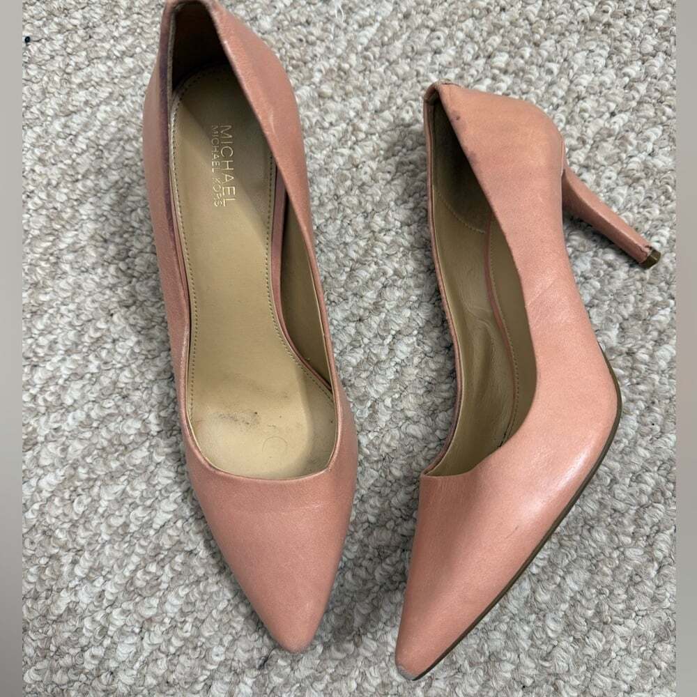 Michael kors  Women's pointed toe heels size 7 pink